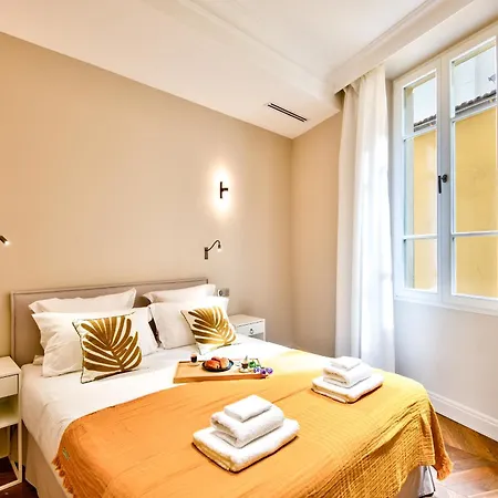 9 Alberti Centre Апарт-отель
