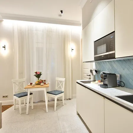 9 Alberti Centre Ницца